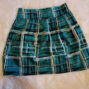 The Limited Sz XS Green Black and White Skirt with Pockets W 29 L 15